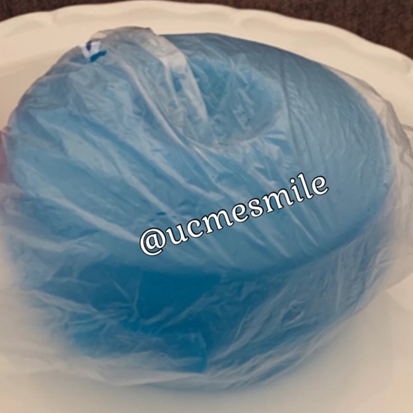 Tupperware Round Keeper with Smidget Container - Picture 5 of 5